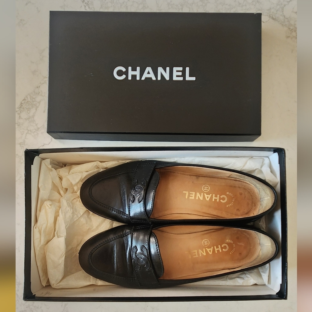 Vintage Women's Chanel Flats Black Lambskin Leather